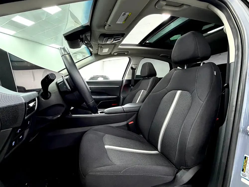 2024 Hyundai Sonata SEL Premium under warranty - Image 9