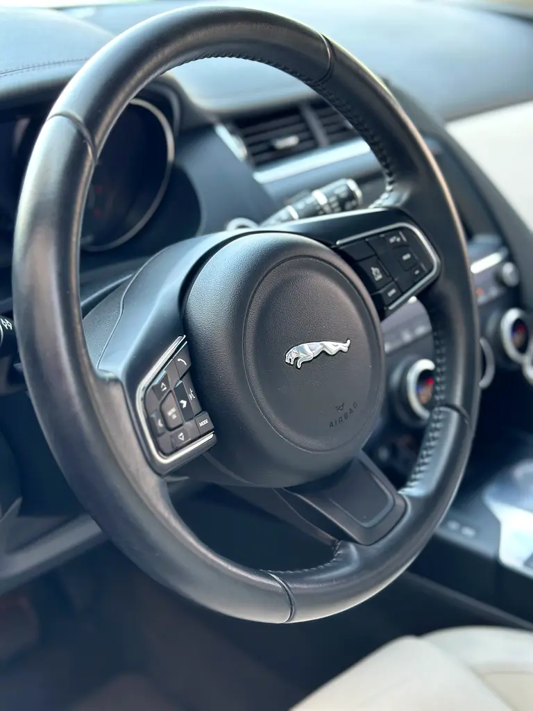1,027/pm | E Pace P200 AWD | 2 Years Warranty - Image 10