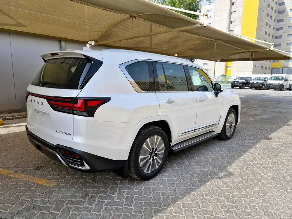 2026 LEXUS LX700H 3.5L 25 SPEAKER ML URBAN 20"ALLOY BRAND NEW 0KM - Image 6