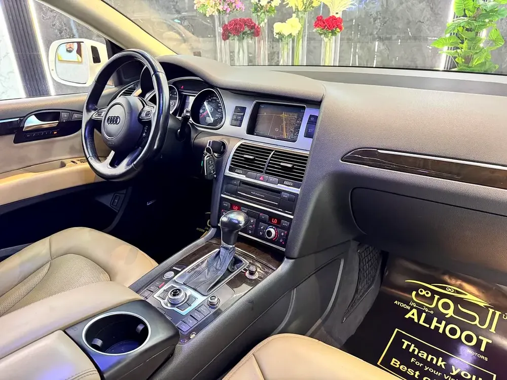 AMAZING WHITE AUDI Q7  S_LINE V6 ||  FULL OPINION || GCC || 7 SEATS || ACCIDENT FREE - Image 13