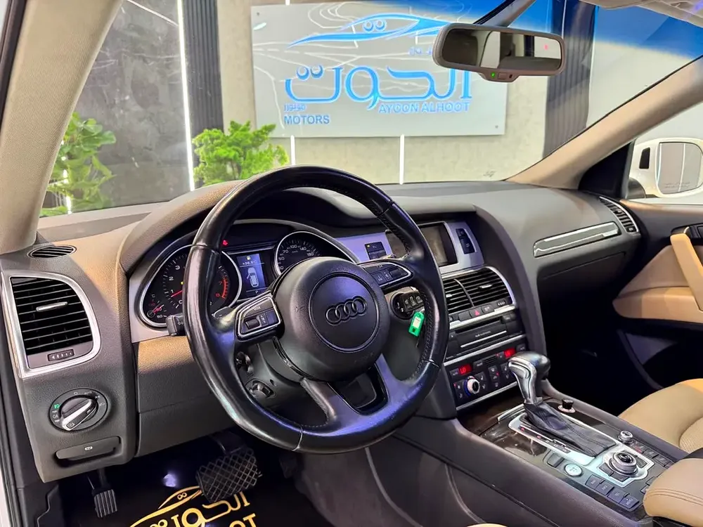 AMAZING WHITE AUDI Q7  S_LINE V6 ||  FULL OPINION || GCC || 7 SEATS || ACCIDENT FREE - Image 15