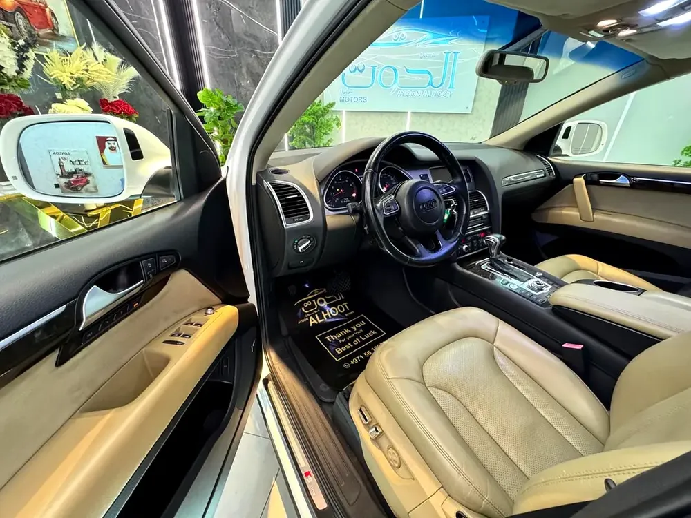 AMAZING WHITE AUDI Q7  S_LINE V6 ||  FULL OPINION || GCC || 7 SEATS || ACCIDENT FREE - Image 16