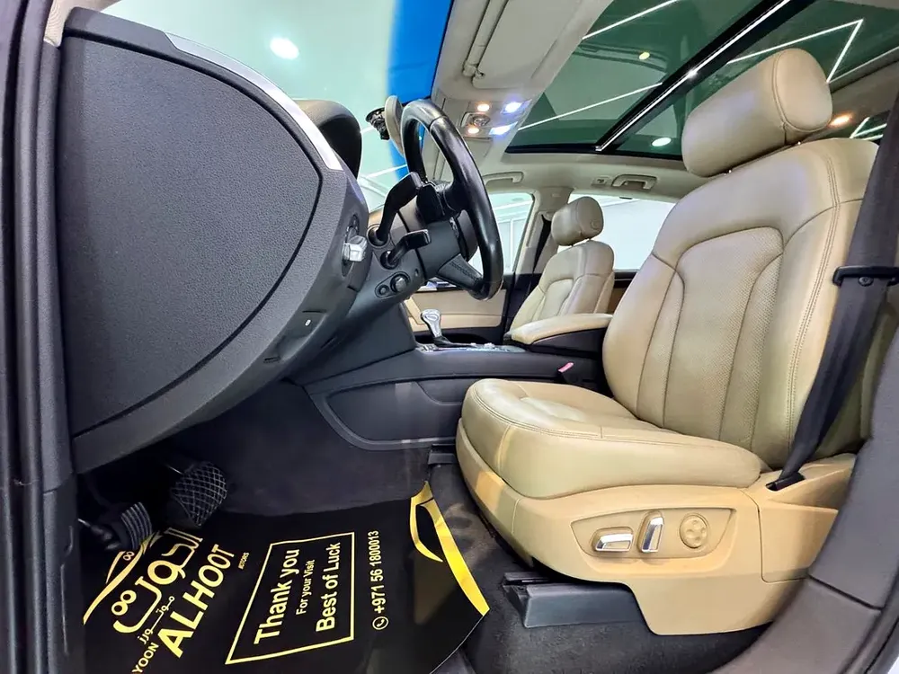 AMAZING WHITE AUDI Q7  S_LINE V6 ||  FULL OPINION || GCC || 7 SEATS || ACCIDENT FREE - Image 17