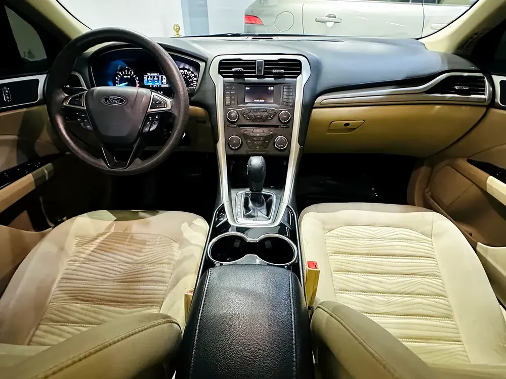 FORD FUSION 2016 GCC SPECS WELL MAINTAINED CAR 4 CYLINDER - Image 12