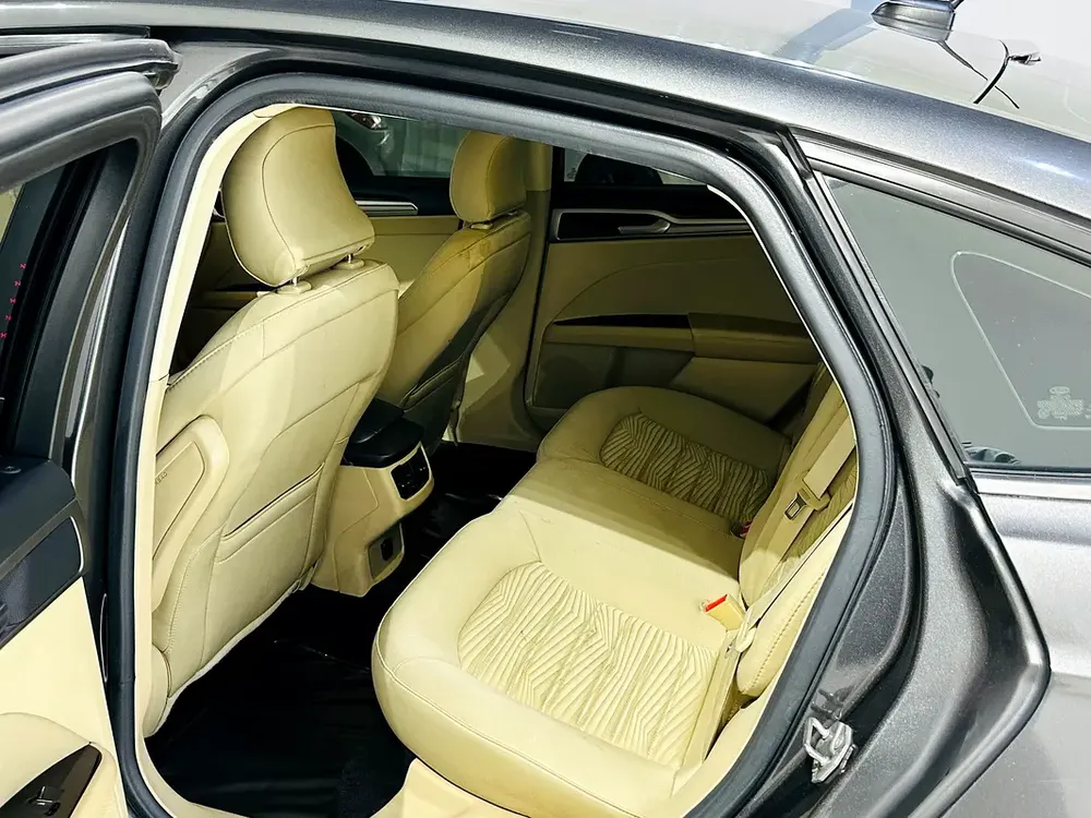 FORD FUSION 2016 GCC SPECS WELL MAINTAINED CAR 4 CYLINDER - Image 14