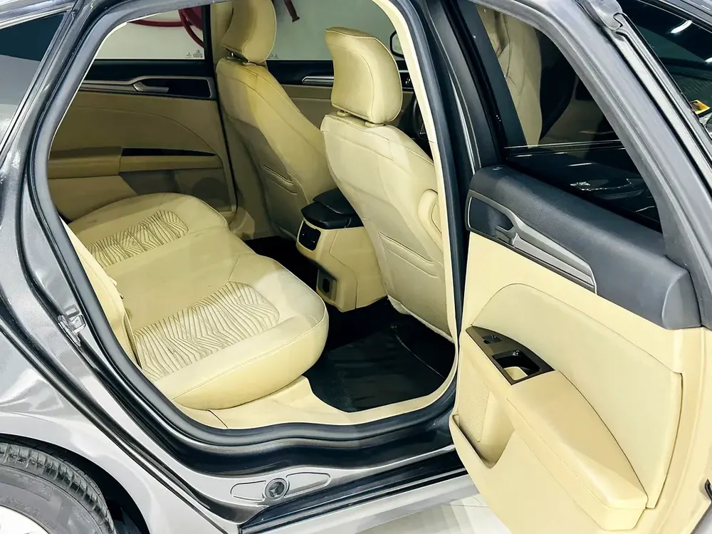 FORD FUSION 2016 GCC SPECS WELL MAINTAINED CAR 4 CYLINDER - Image 17