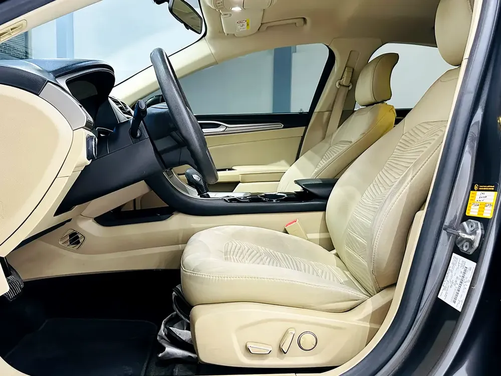 FORD FUSION 2016 GCC SPECS WELL MAINTAINED CAR 4 CYLINDER - Image 7