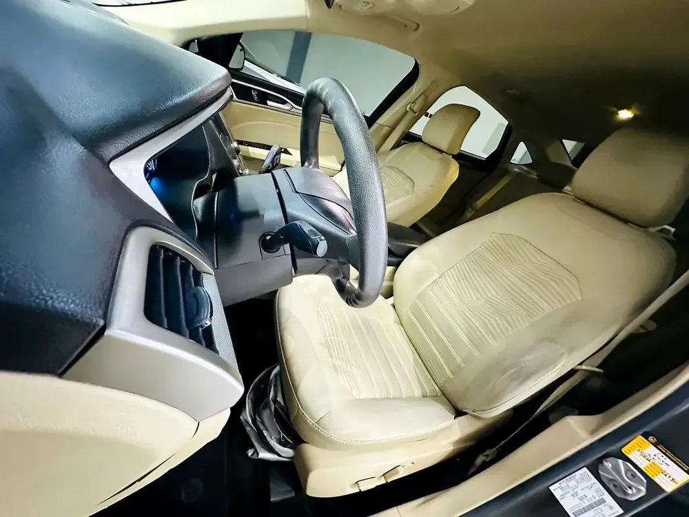 FORD FUSION 2016 GCC SPECS WELL MAINTAINED CAR 4 CYLINDER - Image 8