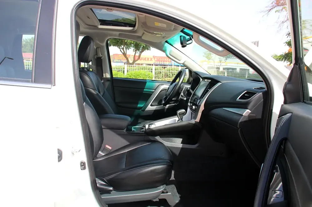 2023 Mitsubishi Montero Sport GLS 4WD Top Line | GCC! Bank loan can be arranged! - Image 16