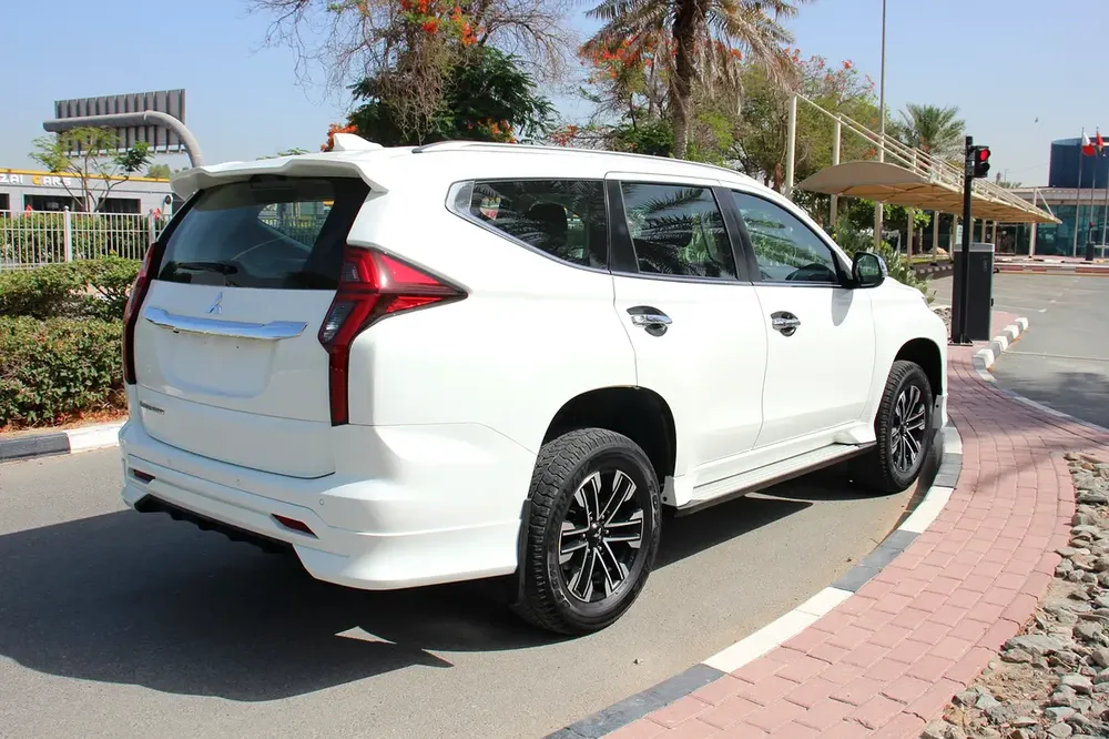 2023 Mitsubishi Montero Sport GLS 4WD Top Line | GCC! Bank loan can be arranged! - Image 5