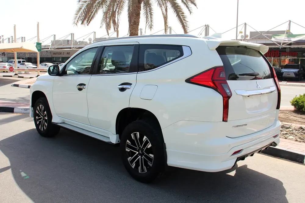 2023 Mitsubishi Montero Sport GLS 4WD Top Line | GCC! Bank loan can be arranged! - Image 7