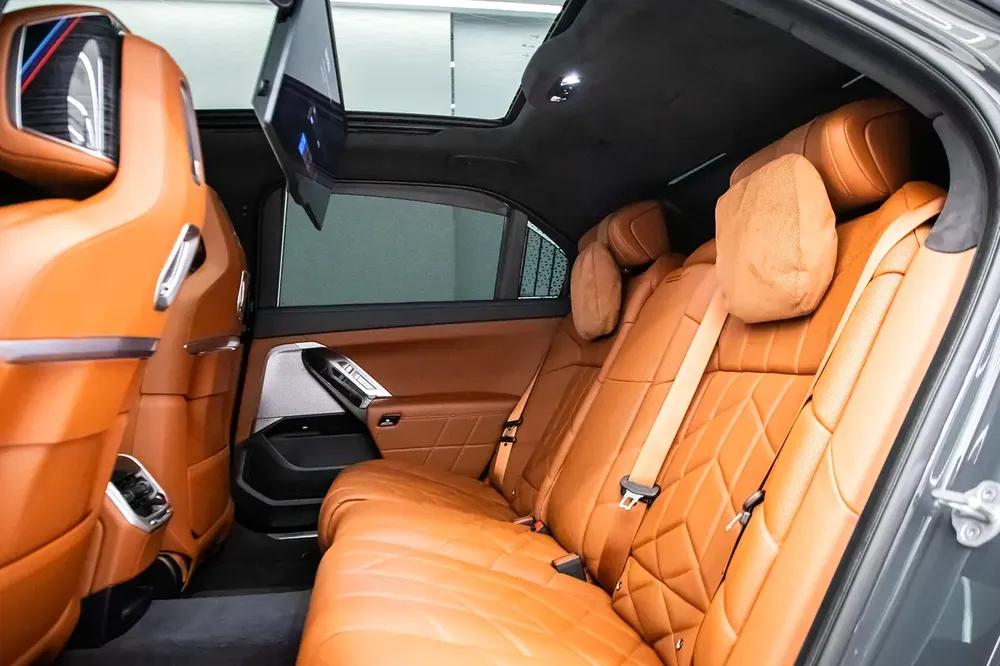 2023 | BMW 740i | SPORT | GCC | WARRANTY AND SERVICE CONTRACT | EXCELENT CONDITION | - Image 18