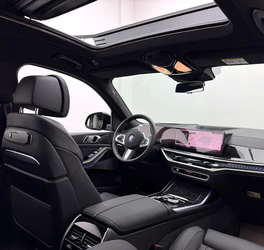 2025 BMW X7 xDrive40i M-Sport Pro, 2030 BMW Warranty + Service Pack, Low Km, Fully Loaded, GCC - Image 11
