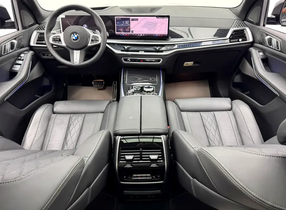 2025 BMW X7 xDrive40i M-Sport Pro, 2030 BMW Warranty + Service Pack, Low Km, Fully Loaded, GCC - Image 12