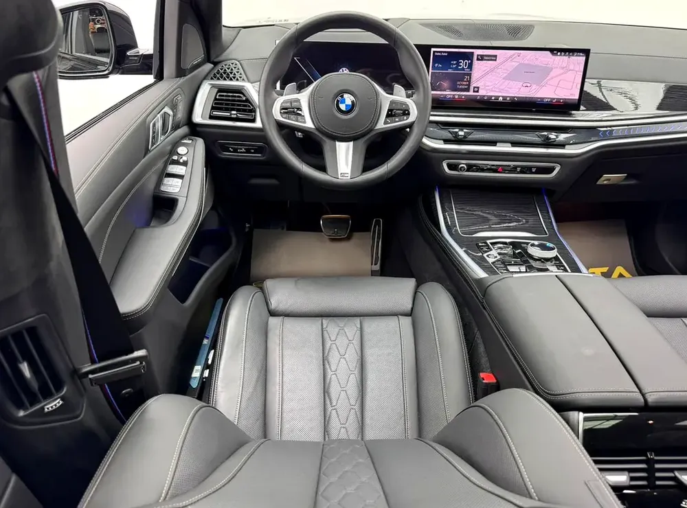2025 BMW X7 xDrive40i M-Sport Pro, 2030 BMW Warranty + Service Pack, Low Km, Fully Loaded, GCC - Image 13