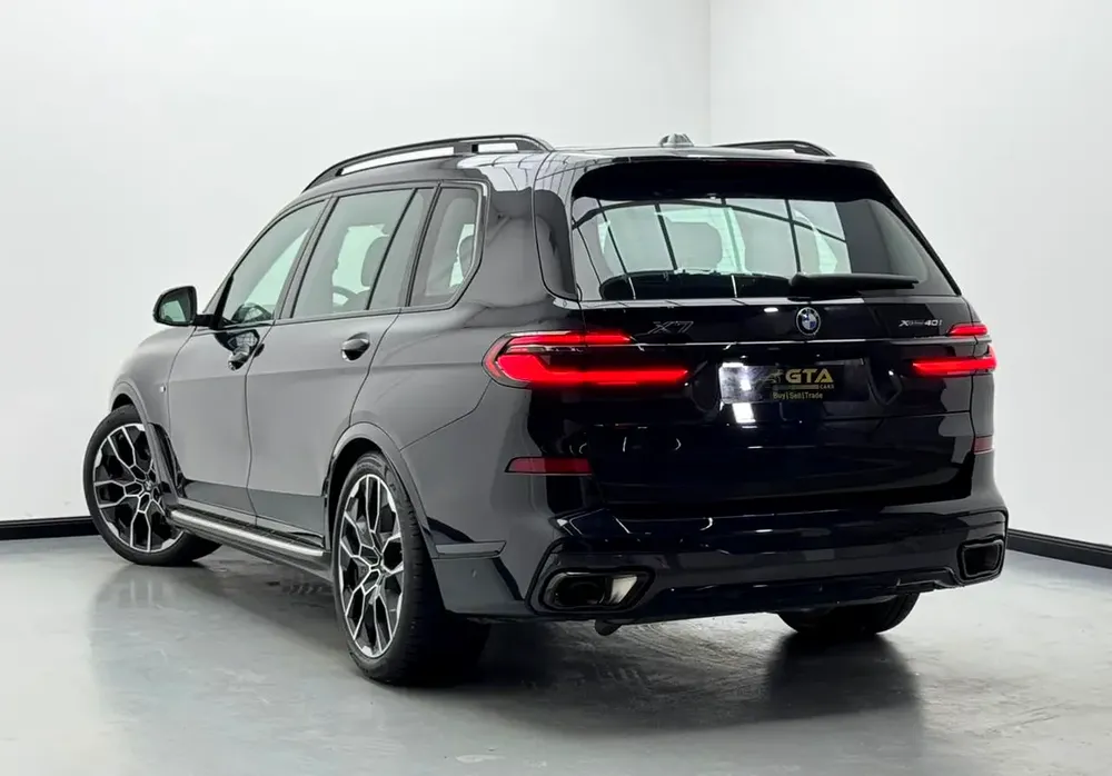 2025 BMW X7 xDrive40i M-Sport Pro, 2030 BMW Warranty + Service Pack, Low Km, Fully Loaded, GCC - Image 6