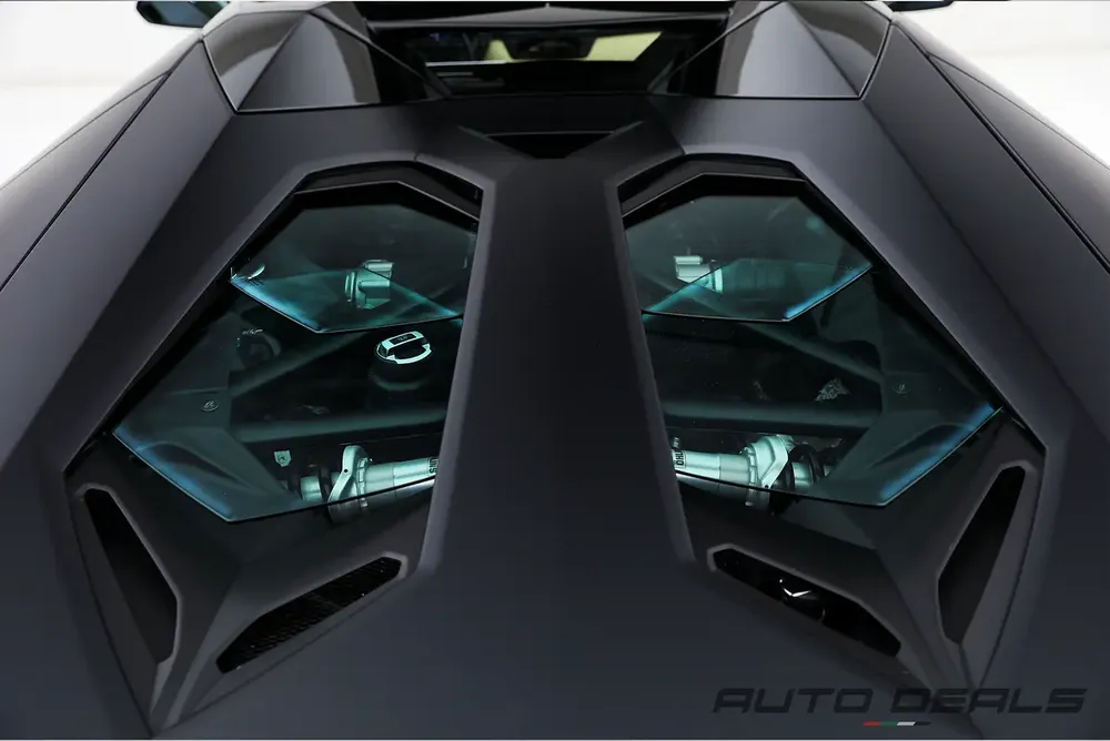 2014 Lamborghini Aventador LP 700-4 Roadster | GCC | Low Mileage | Iconic V12 | Fully Loaded - Image 11
