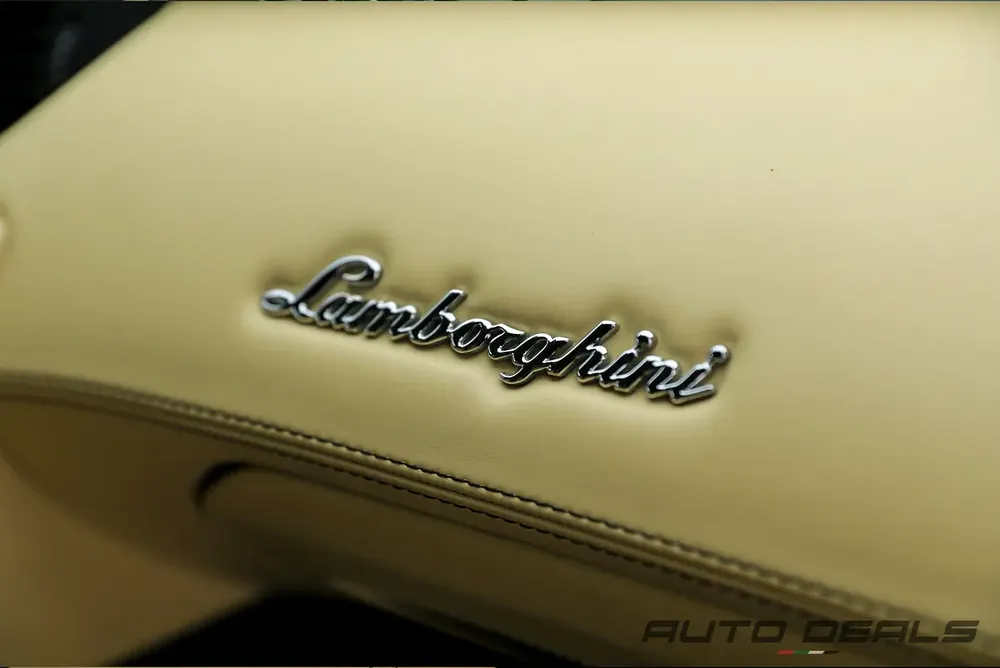 2014 Lamborghini Aventador LP 700-4 Roadster | GCC | Low Mileage | Iconic V12 | Fully Loaded - Image 16
