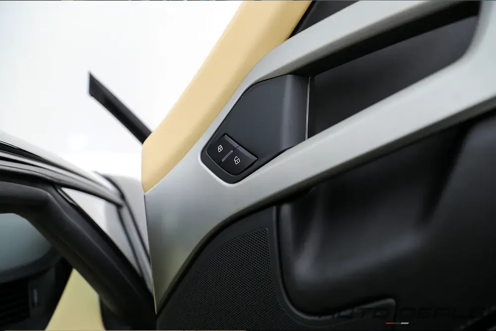 2014 Lamborghini Aventador LP 700-4 Roadster | GCC | Low Mileage | Iconic V12 | Fully Loaded - Image 17