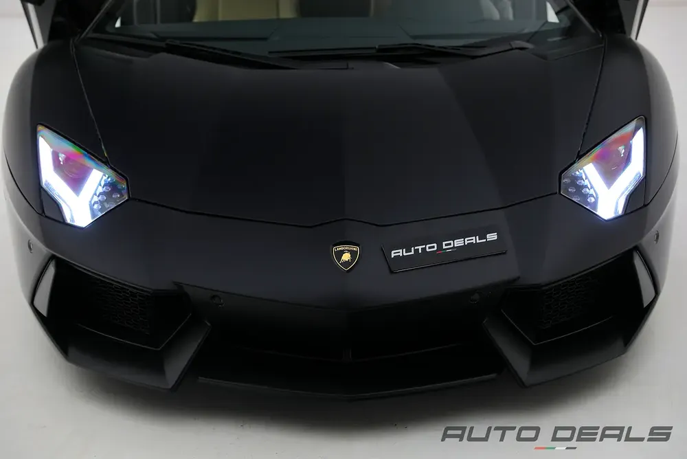 2014 Lamborghini Aventador LP 700-4 Roadster | GCC | Low Mileage | Iconic V12 | Fully Loaded - Image 7