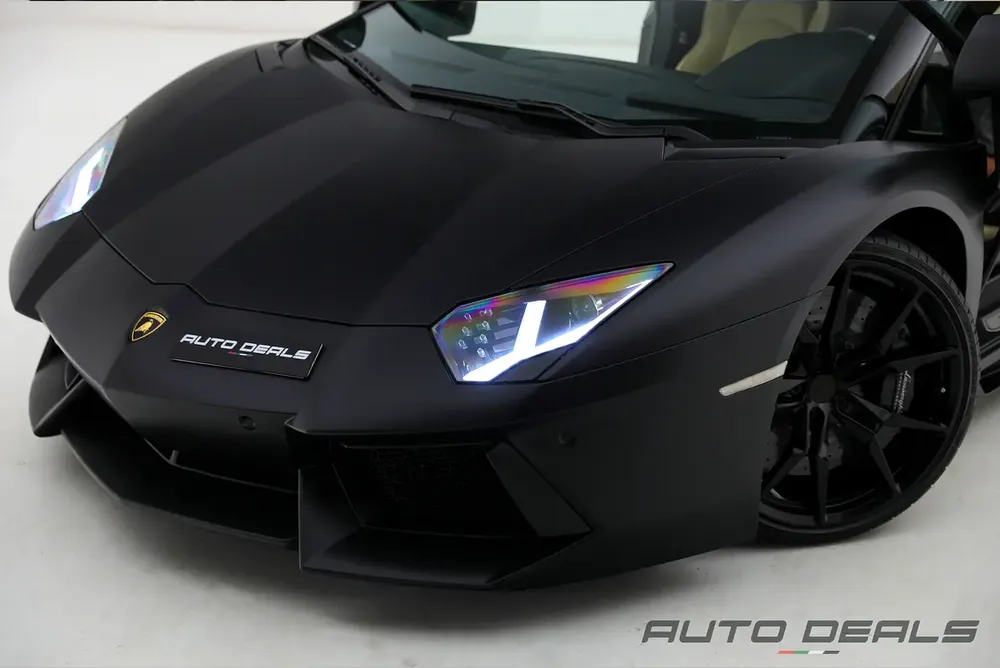 2014 Lamborghini Aventador LP 700-4 Roadster | GCC | Low Mileage | Iconic V12 | Fully Loaded - Image 8