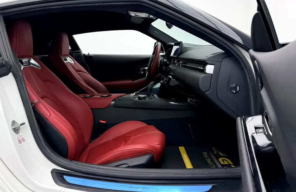 2021 Toyota Supra GR, Warranty, Full Toyota Service History, Very Low Km, Carbon Fiber Interior, GCC - Image 10