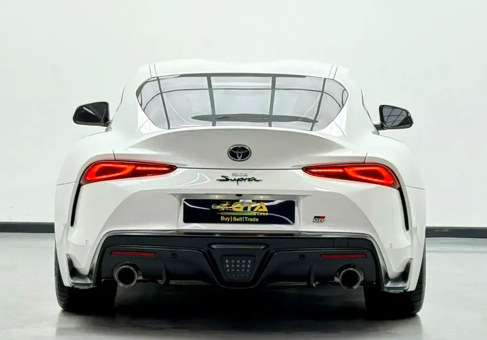 2021 Toyota Supra GR, Warranty, Full Toyota Service History, Very Low Km, Carbon Fiber Interior, GCC - Image 5