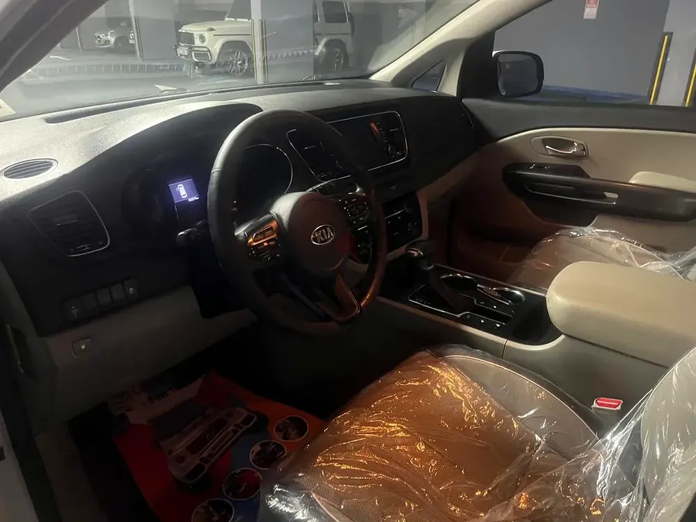 2020 KIA SEDONA LX (CANADIAN SPEC, LEATHER, REAR DVD) - Image 10