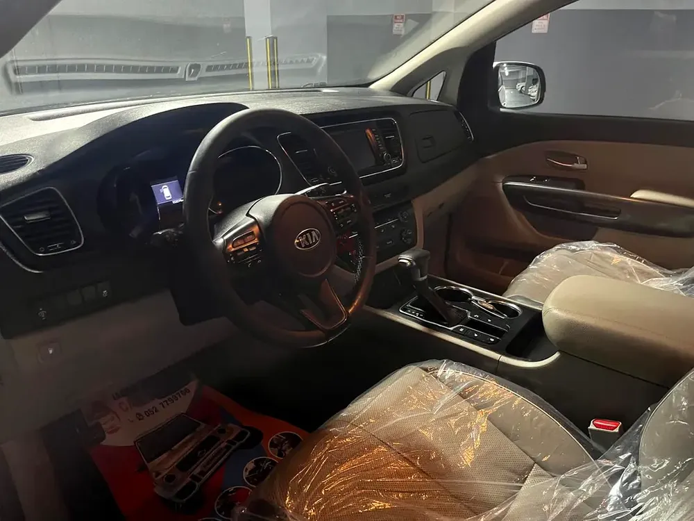 2020 KIA SEDONA LX (CANADIAN SPEC, LEATHER, REAR DVD) - Image 13