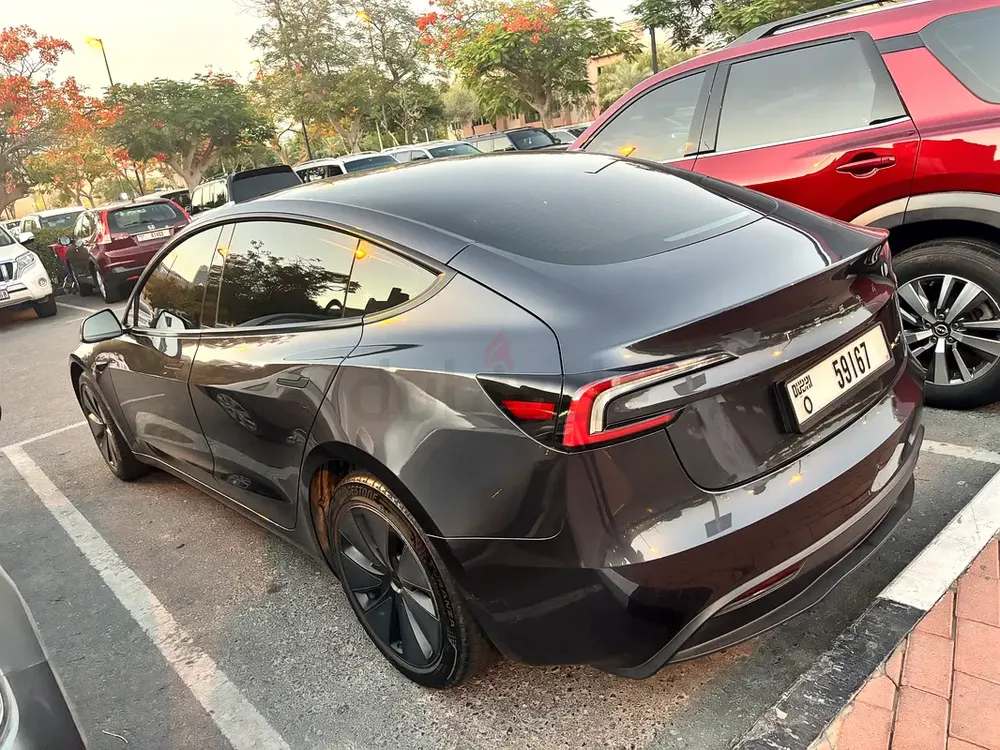 Tesla Model 3 Long Range 2024 - GCC Specs - Like New - Image 4