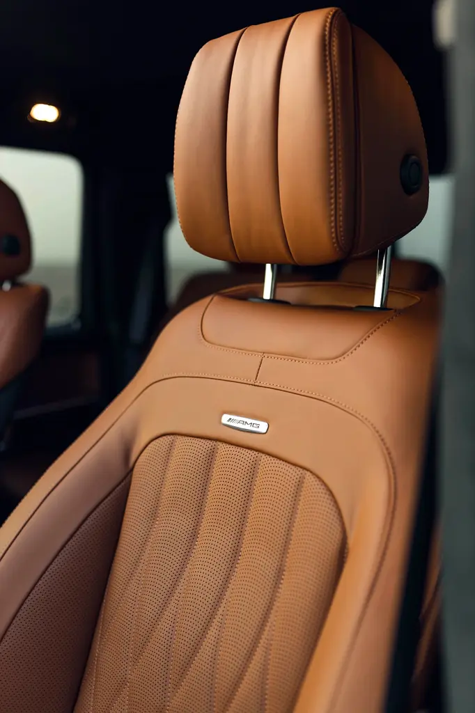Mercedes G-63 AMG Manufactur 2022 - GCC Specs, Pristine Condition, Official Dealer Service History - Image 9