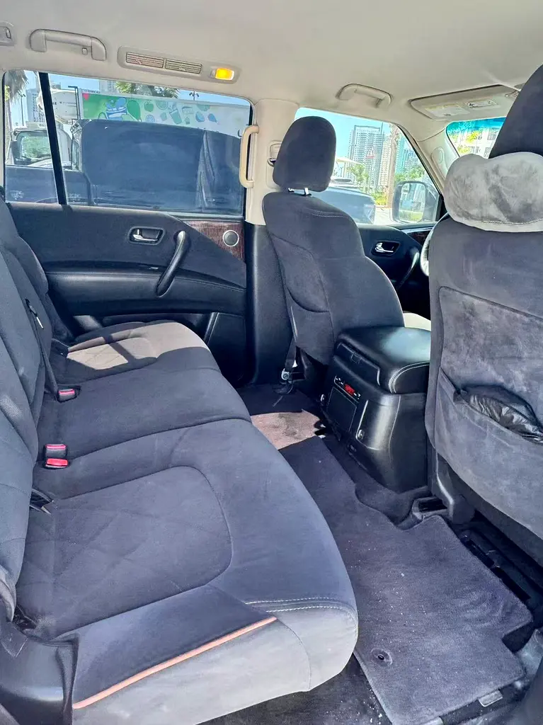2019 Nissan Armada SE - American Specs - GCC Car - Image 9