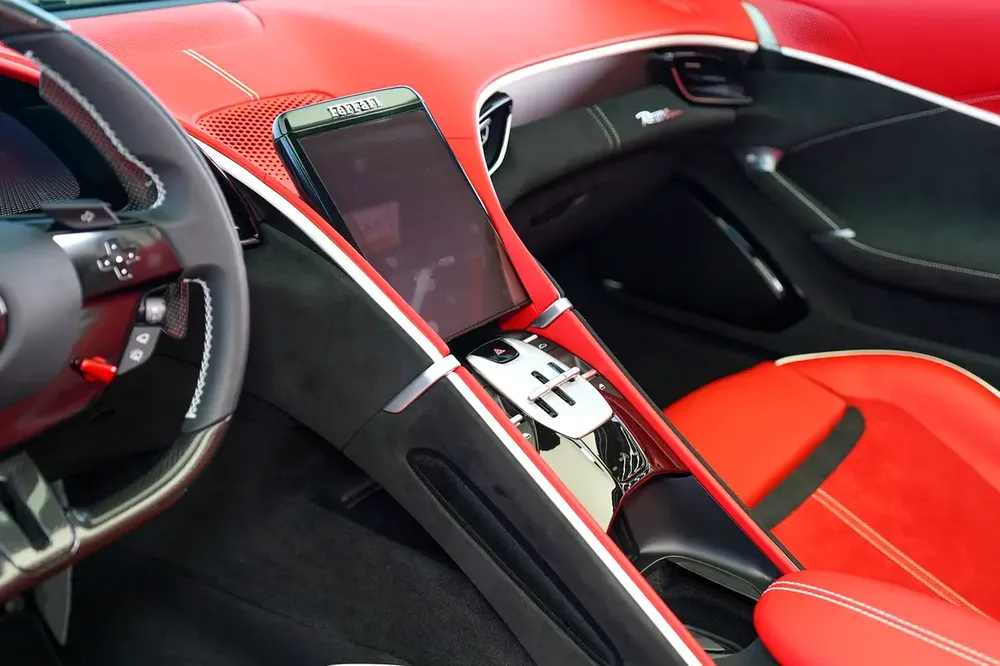 SERVICE TILL JULY 2032 | CARBON EXTERIOR | ROMA SPIDER - Image 11