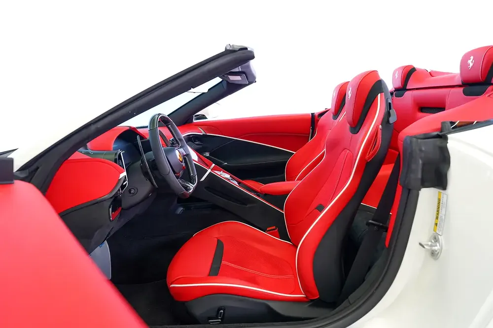 SERVICE TILL JULY 2032 | CARBON EXTERIOR | ROMA SPIDER - Image 15