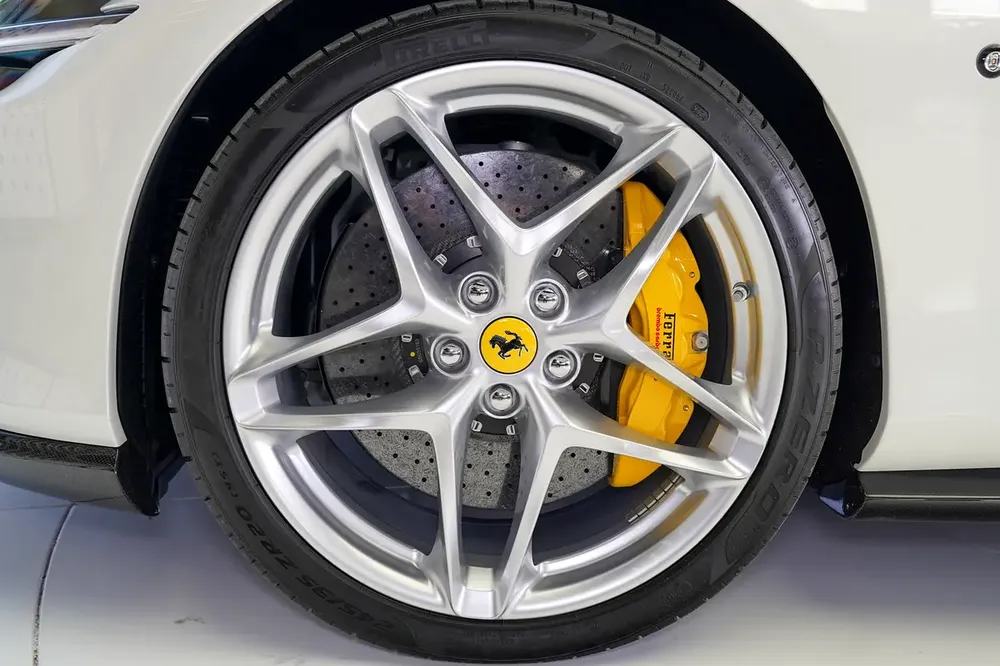 SERVICE TILL JULY 2032 | CARBON EXTERIOR | ROMA SPIDER - Image 19