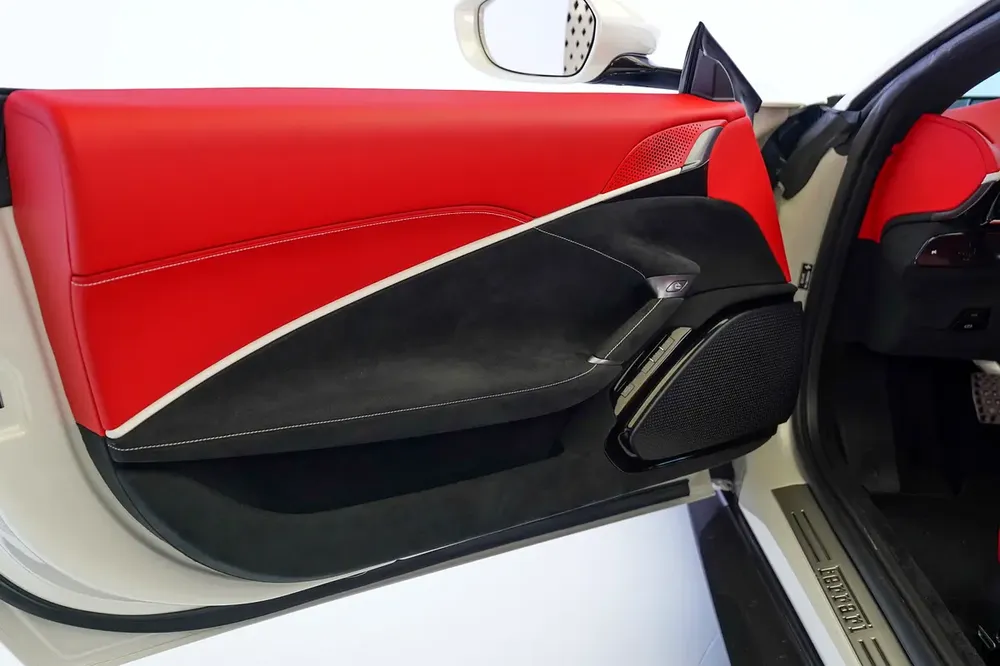 SERVICE TILL JULY 2032 | CARBON EXTERIOR | ROMA SPIDER - Image 9