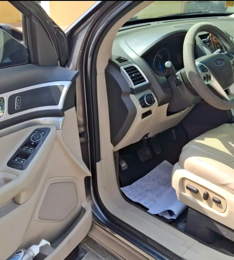 Ford Explorer 2015 XLT GCC Specs - Well Maintained - Image 7