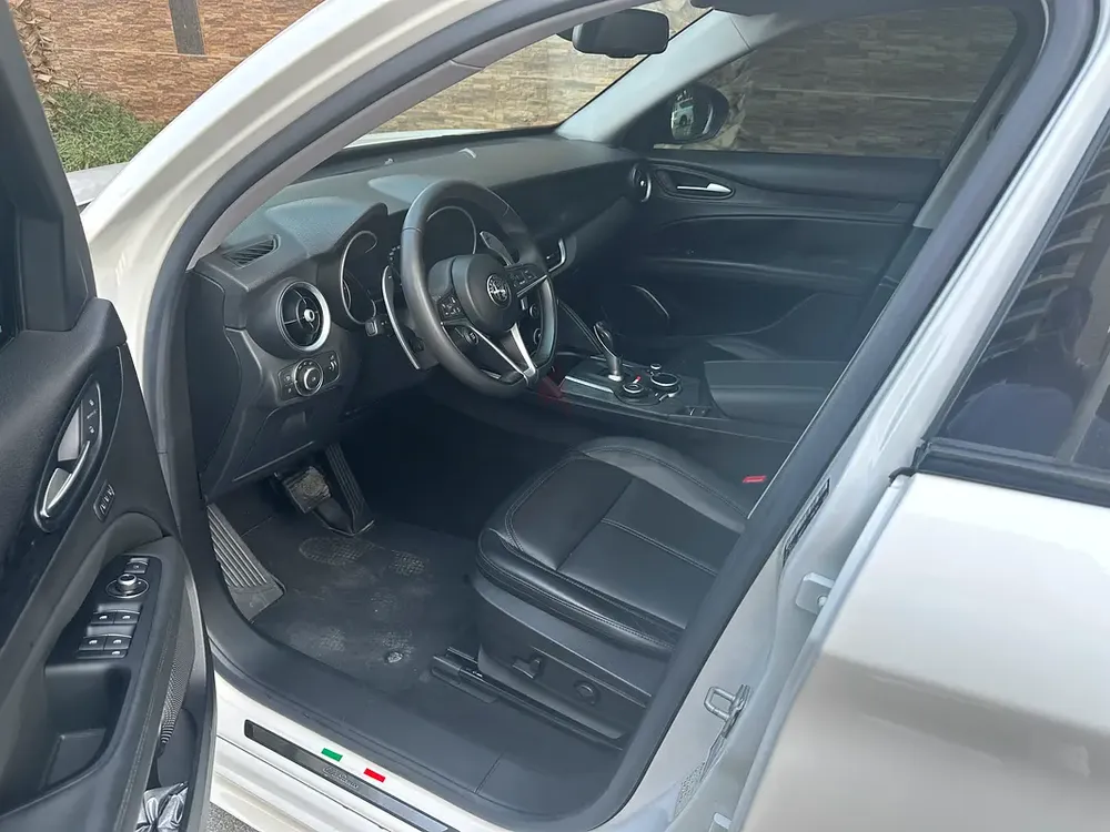 Alfa Romeo Stelvio Super 2020 GCC Specs - Image 5