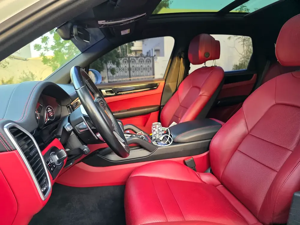 Porsche Cayenne Platinum Edition 2019 | GCC Specs | Low Mileage - Image 11
