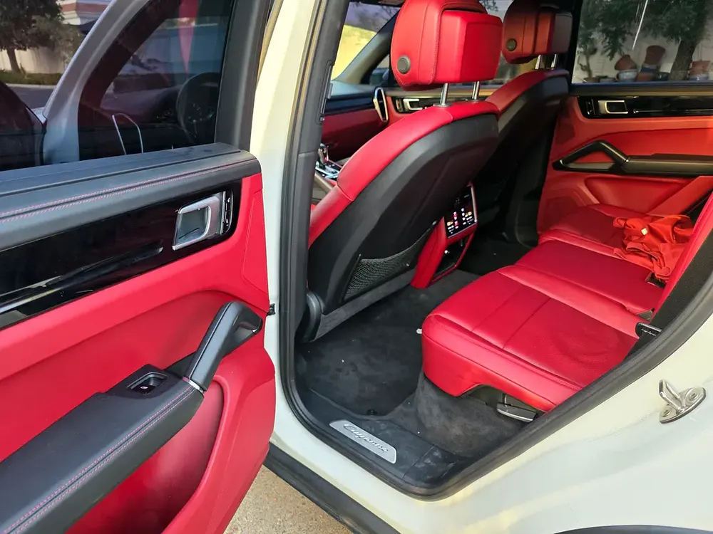 Porsche Cayenne Platinum Edition 2019 | GCC Specs | Low Mileage - Image 12