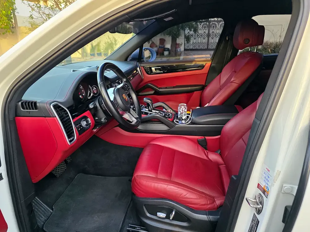 Porsche Cayenne Platinum Edition 2019 | GCC Specs | Low Mileage - Image 13