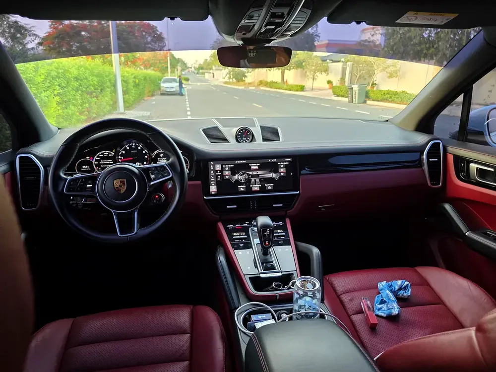 Porsche Cayenne Platinum Edition 2019 | GCC Specs | Low Mileage - Image 7