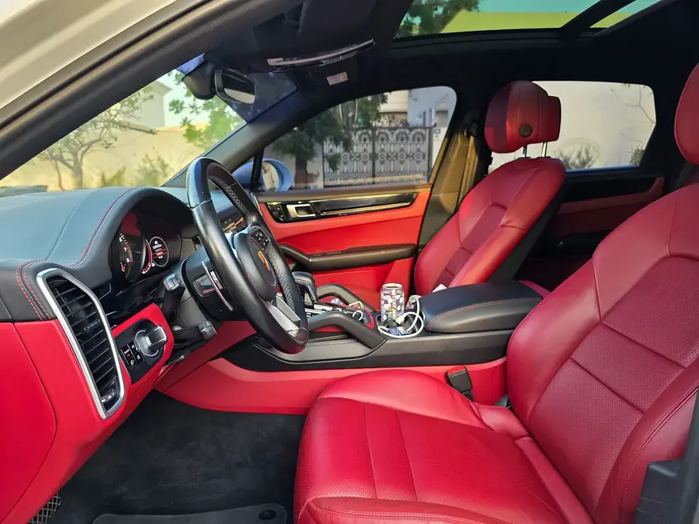 Porsche Cayenne Platinum Edition 2019 | GCC Specs | Low Mileage - Image 8