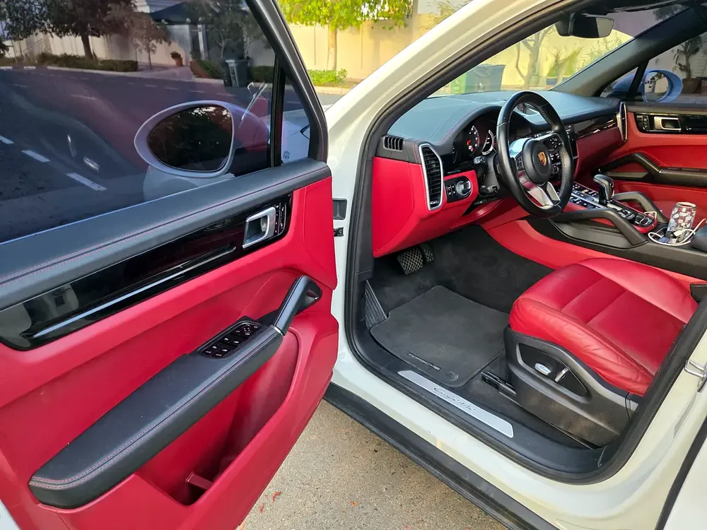 Porsche Cayenne Platinum Edition 2019 | GCC Specs | Low Mileage - Image 9