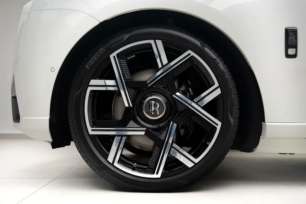 2026 ROLLS ROYCE CULLINAN |BLACK BADGE | GCC | CLOUD DESIGN INTERIOR | FULL OPTION - Image 6