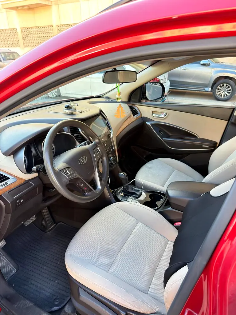 2015 Hyundai Santa Fe SE | GCC Specs | Well Maintained - Image 8