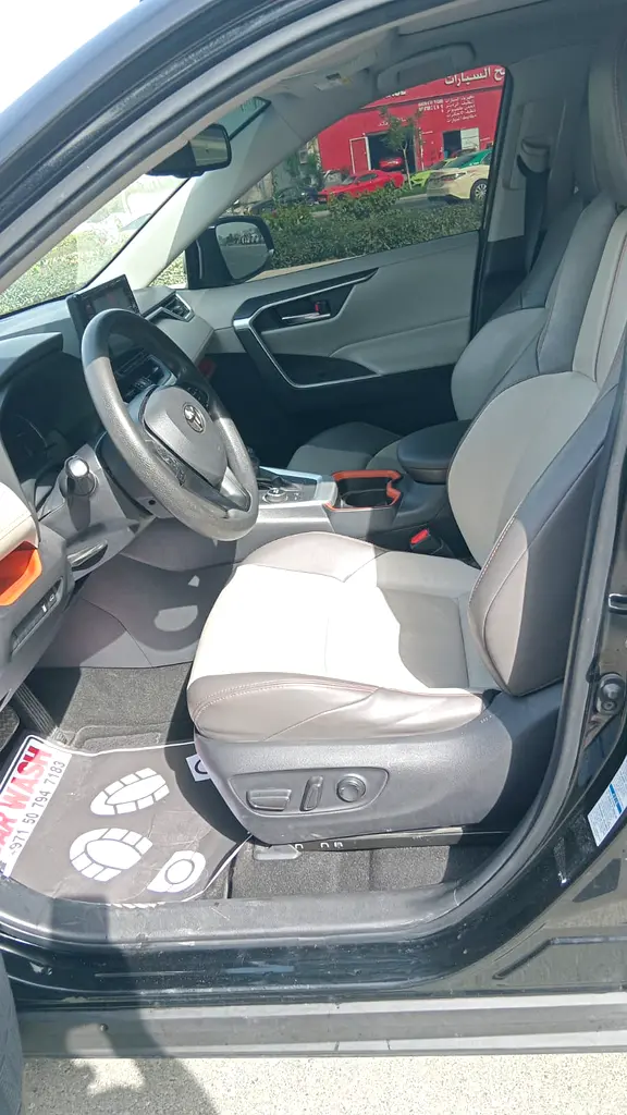 Toyota Rav 4 Fully Loaded Adventure 2020 GCC Specs Lady Driven - Image 11