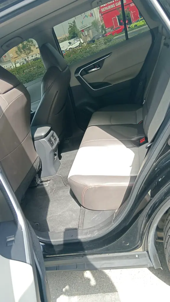 Toyota Rav 4 Fully Loaded Adventure 2020 GCC Specs Lady Driven - Image 15