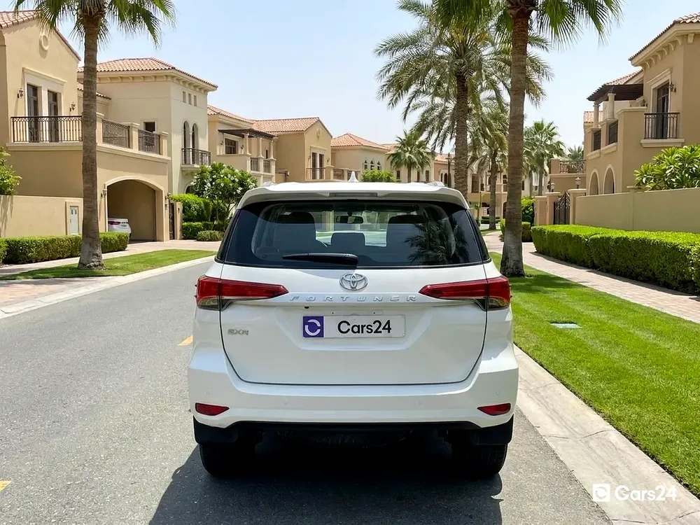 AED 1,322/month | 0 Downpayment | Free 3 Months Warranty | 30 Day Return | TOYOTA FORTUNER 2023 - Image 4