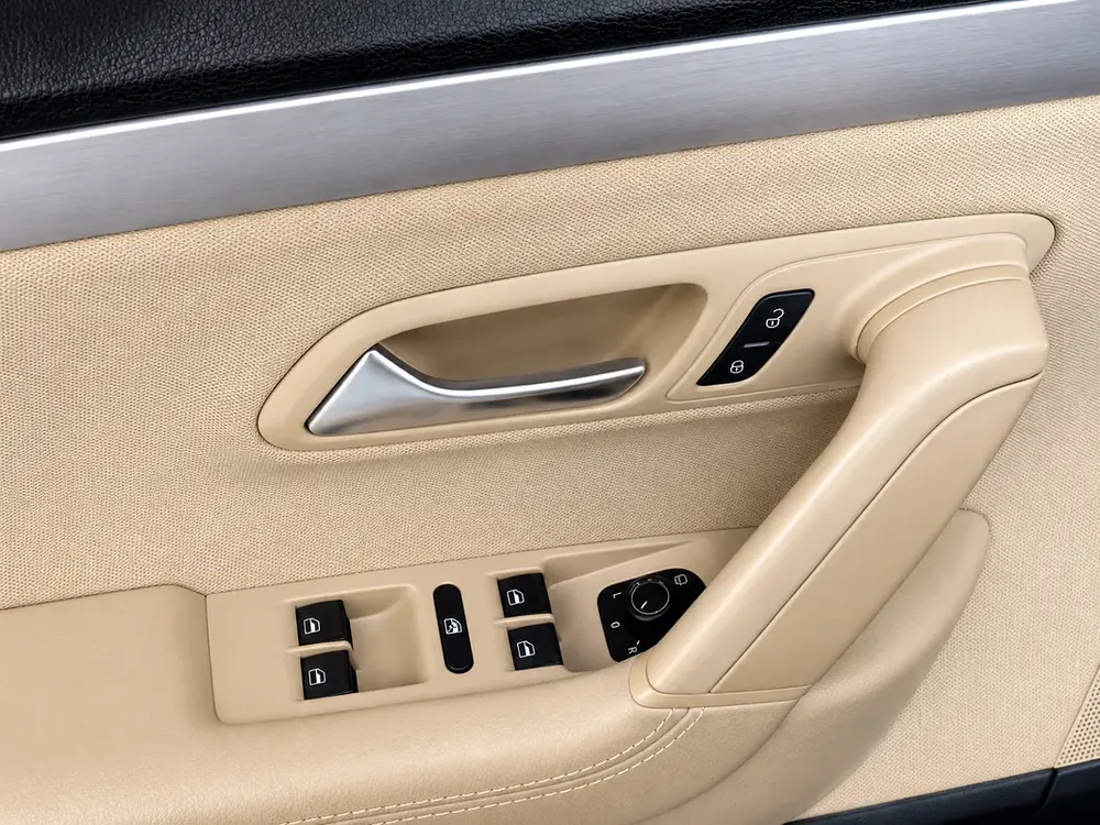 2016 VOLKSWAGEN CC GCC SPECS IN EXCELLENT CONDITION - Image 11